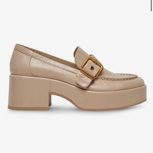 new Dolce Vita “Yonder” Platform Loafers in Sesame Crinkle Patent Size 8.5